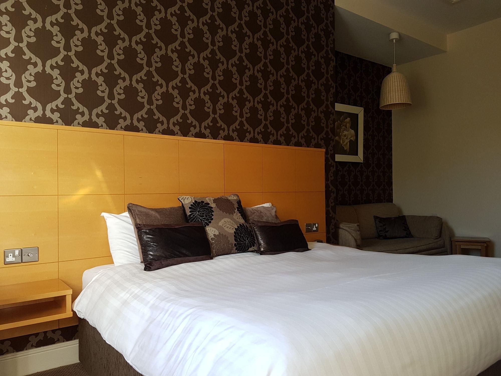 The Old Barn Inn Newport  Extérieur photo