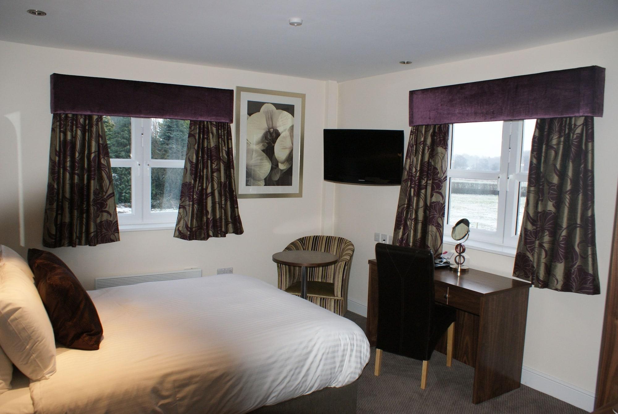 The Old Barn Inn Newport  Extérieur photo