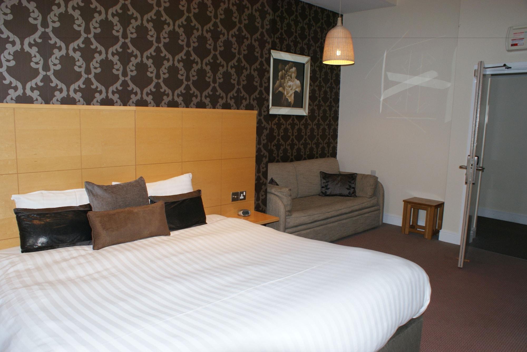 The Old Barn Inn Newport  Extérieur photo