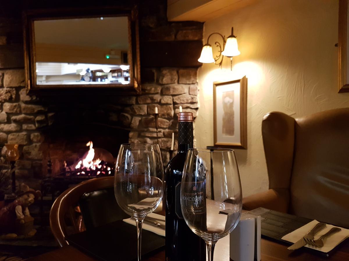 The Old Barn Inn Newport  Extérieur photo