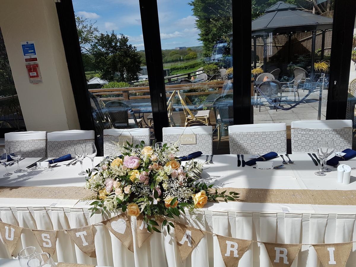 The Old Barn Inn Newport  Extérieur photo