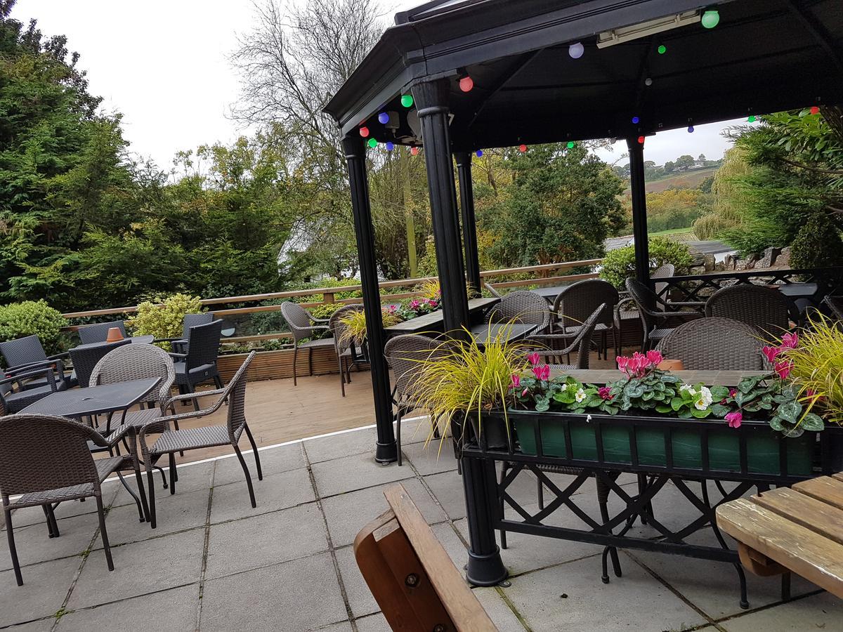 The Old Barn Inn Newport  Extérieur photo