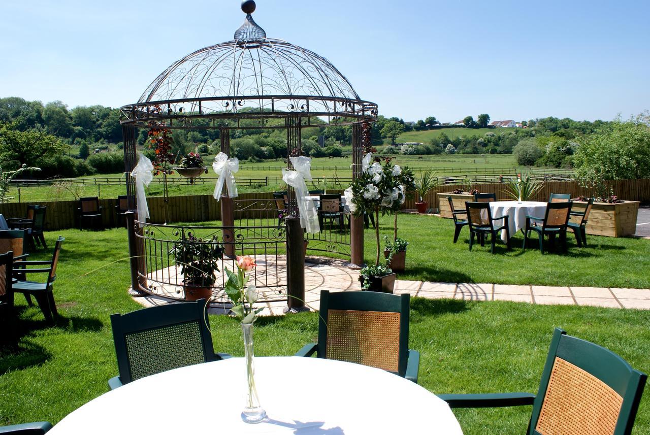 The Old Barn Inn Newport  Extérieur photo