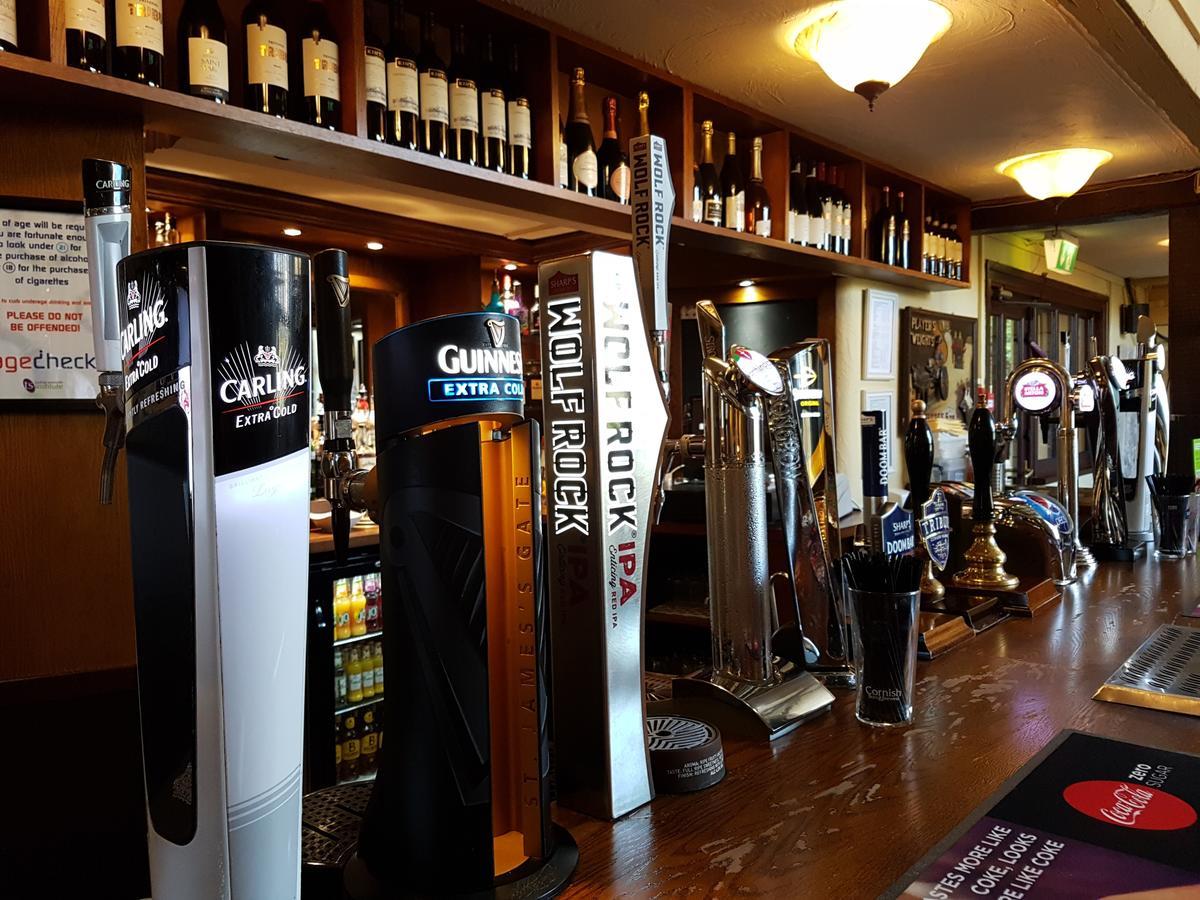 The Old Barn Inn Newport  Extérieur photo